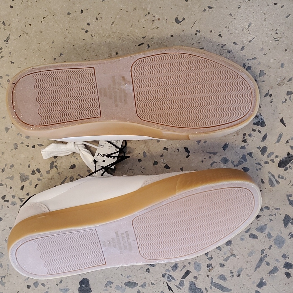 Express men's white tie front sneakers - Picture 3 of 9